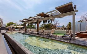 Ramada by Wyndham Acapulco Hotel&Suites